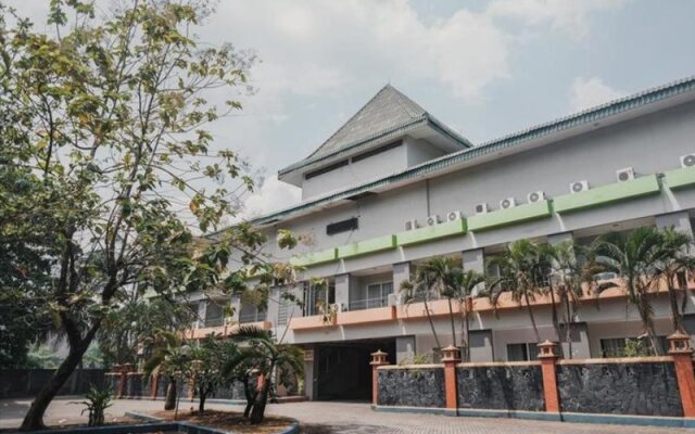 RedDoorz Plus near Pelabuhan Merak