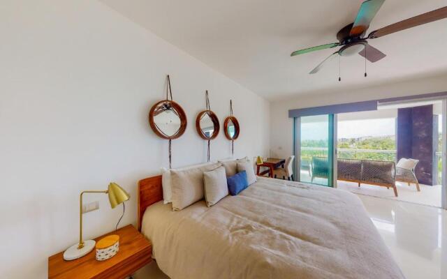 Hakuna Matata 725N at Mareazul Beachfront