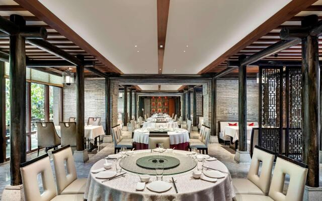 Pullman Oceanview Sanya Bay Resort & Spa