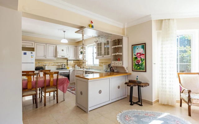 Villa With Garden Surrounded by Nature in Sapanca