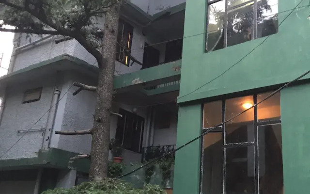 Hotel Woodland