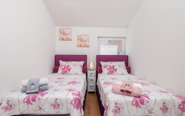 Amazing Home in Silo With Wifi and 3 Bedrooms