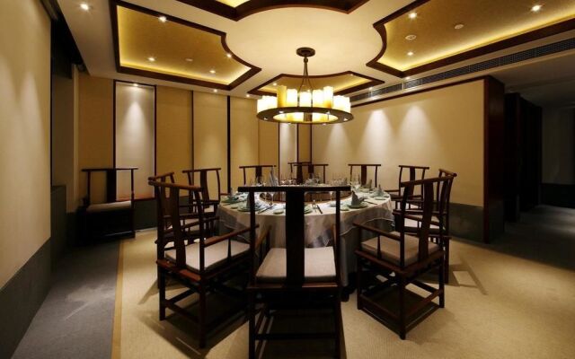 Ruyi Ge Putongshan International Buddhism Culture Communication Center