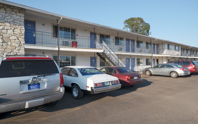 OYO Hotel St. Helens, OR