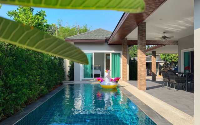 Private Villa with Pool near Laguna