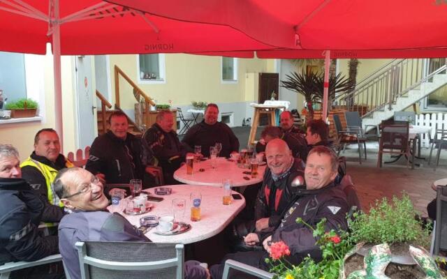 Hotel-Gasthof-Fleischerei - Zur alten Post