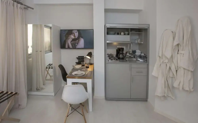 Ermou Stylish Suites by GHH