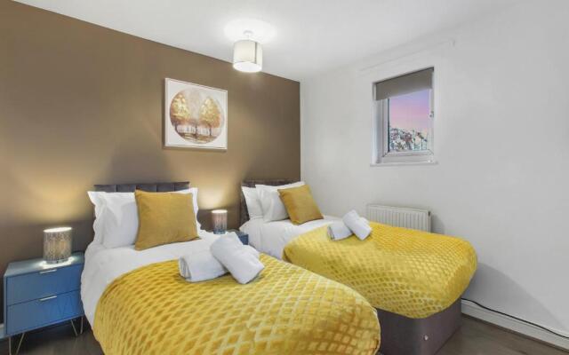 Inviting 2-bed House in Milton Keynes - Netflix
