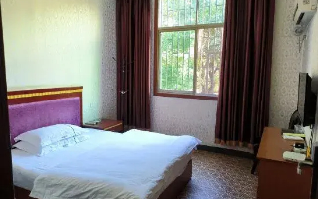 Jinghu Hotel