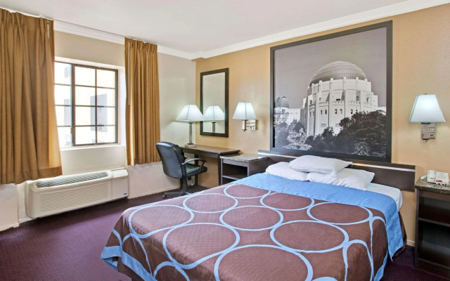 Super 8 by Wyndham Hollywood/LA Area