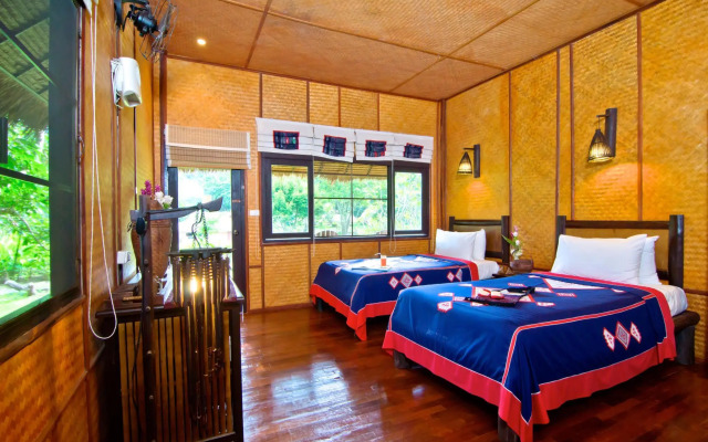 Hmong Hilltribe Lodge