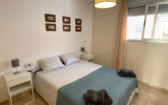 Central 2 bedrooms apartment with patio