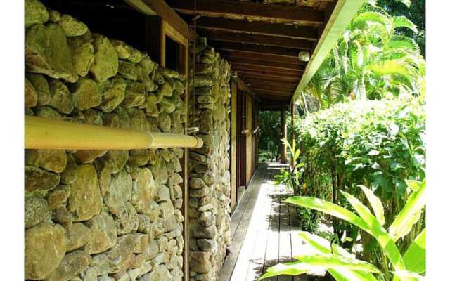 Fare Upu beach front cottage - Moorea