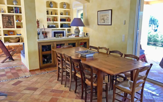 Spendid Holiday Home in La Croix-valmer With Swimming Pool