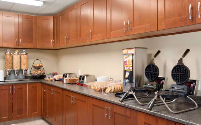 Super 8 by Wyndham Regina