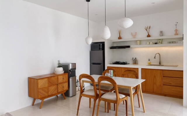 Splendid Villa Eden White Canggu Pool & 2 Bd