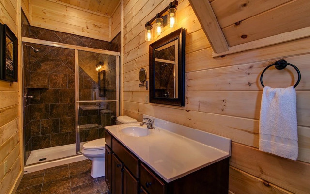 A River Runs Through It 3 Bedrooms 3 Bathrooms Cabin