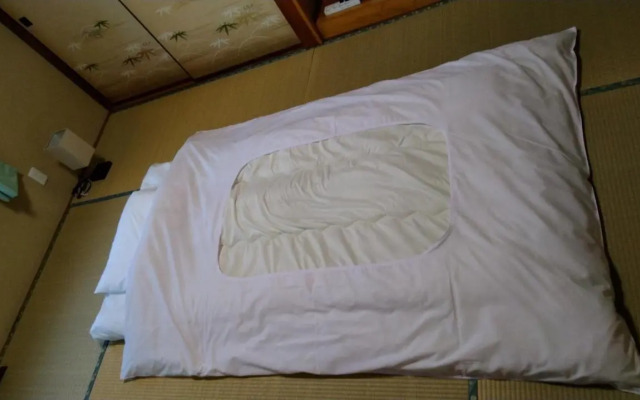 Cat Cafe & Stay Cultus's Home