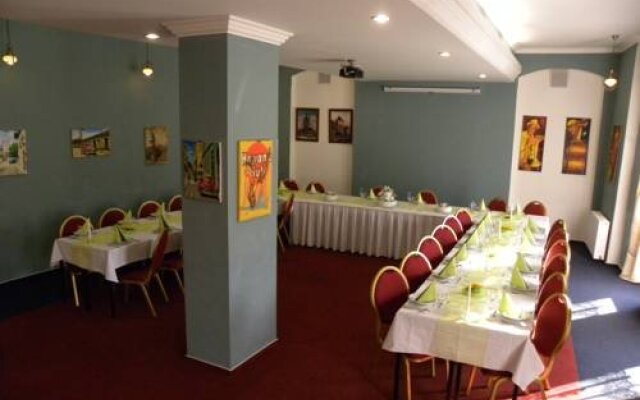 Hotel Cerný Orel