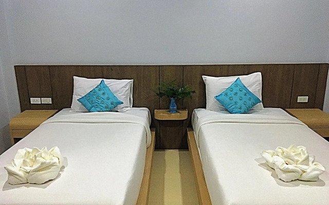 Tonsai Bay Resort