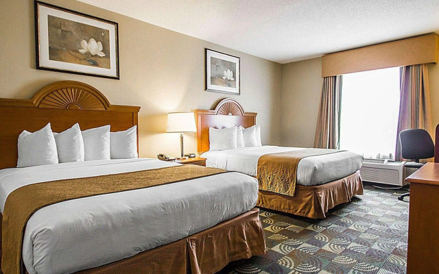 Quality Inn & Suites Fishkill South near I-84