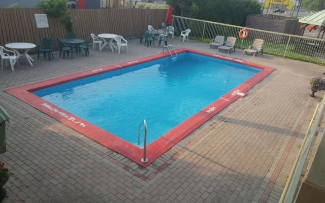Riviera Inn and Suites 1000 Islands
