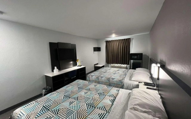 Motel 6 Altoona, IA - Des Moines East