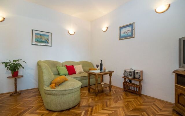 Apartments and Room Nevenka