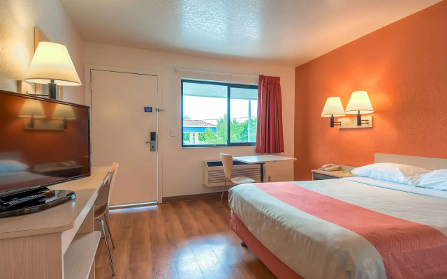 Motel 6 El Monte, CA - Los Angeles