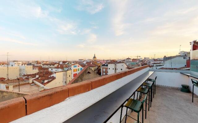 2060 The Newton Hostel & Market