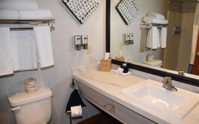 Wood River Inn & Suites