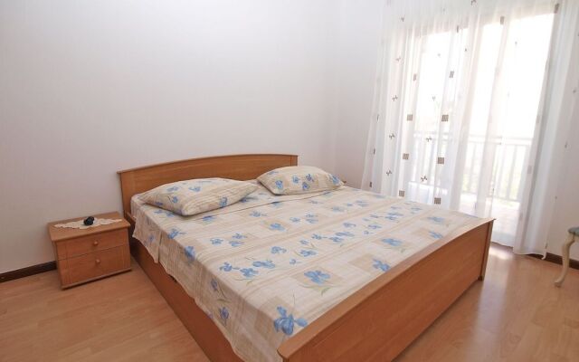 Apartment 914