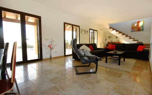 102947 -  Villa in Llucmajor