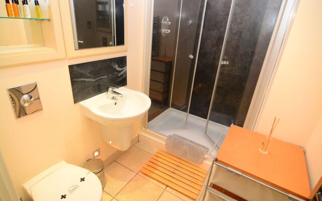 Apartment Wharf - Millharbour