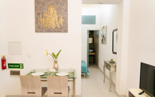 Unique 1 bedroom in hearth of old city Valetta