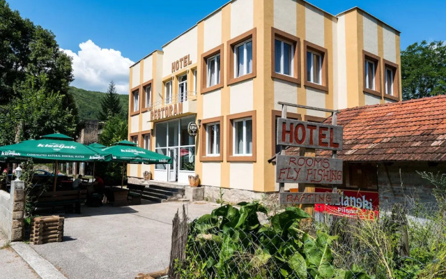 Holiday Home Pozitiva