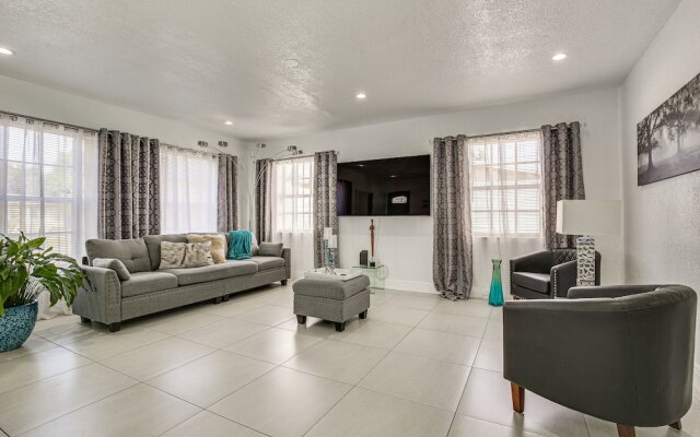 Sun-soaked Home w/ Pool in Lauderdale Lakes!
