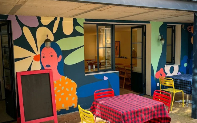 Black Tomato Hostel Kutaisi