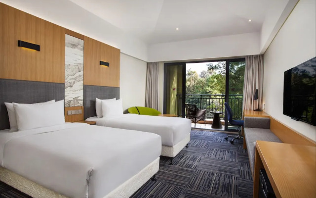 Aloft Chengdu Shixiang Lake