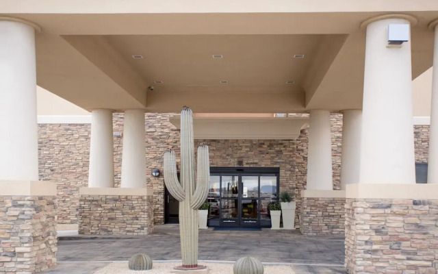 Holiday Inn Express Hotel & Suites Truth