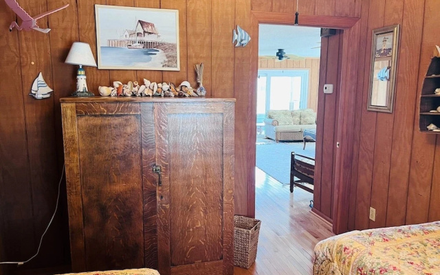 Fore Shore West- 4 Bedroom Home by RedAwning