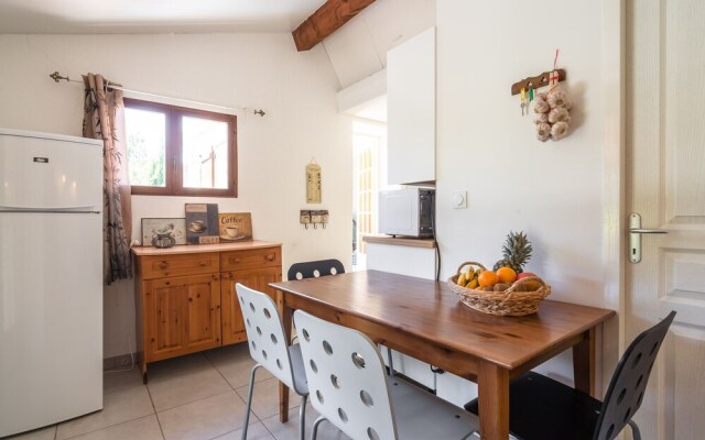 Huge Villa in Montbrun-des-corbières With Swimming Pool