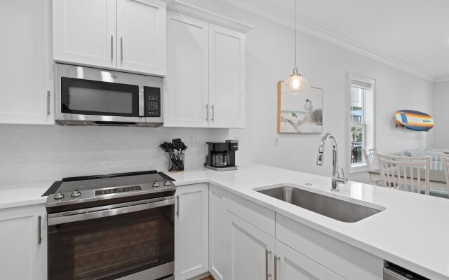 Totally Beachin' at Pelican Place