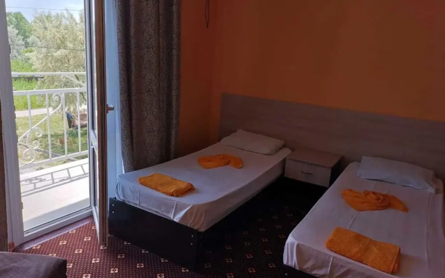 Kashahi Hotel
