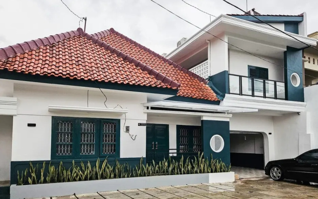 RedDoorz @ Tobias Living Blitar