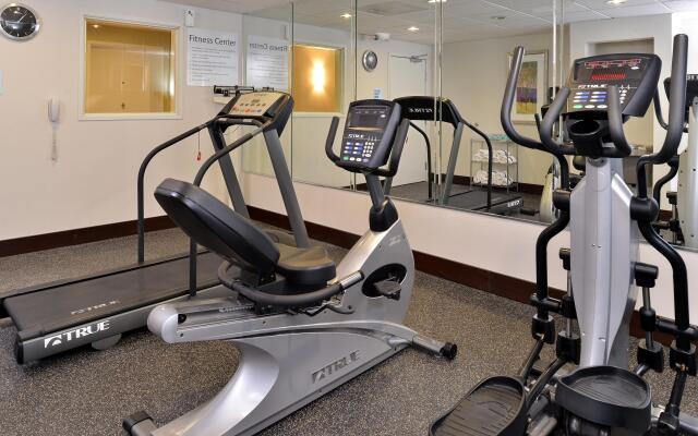Holiday Inn Express Hotel & Suites River Park by IHG