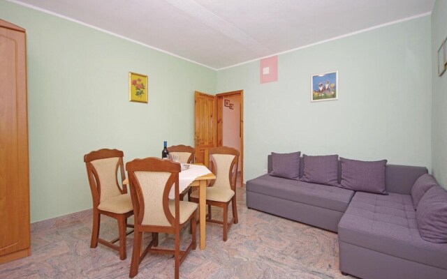 Awesome Home in Makarska With Wifi and 1 Bedrooms