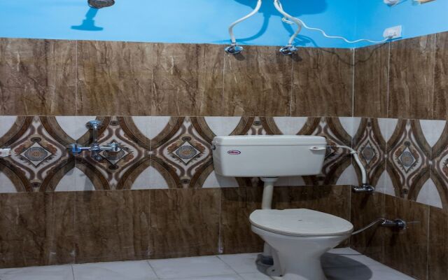 OYO 13829 Home Cozy Hill View Plaza McLoad Ganj