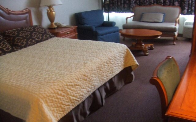 A Victory Inn & Suites - Muskegon