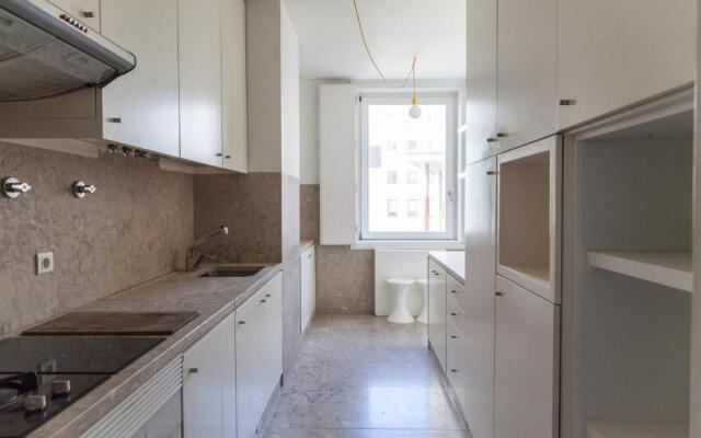 Classy 2BDR Apartment in Downtown by LovelyStay